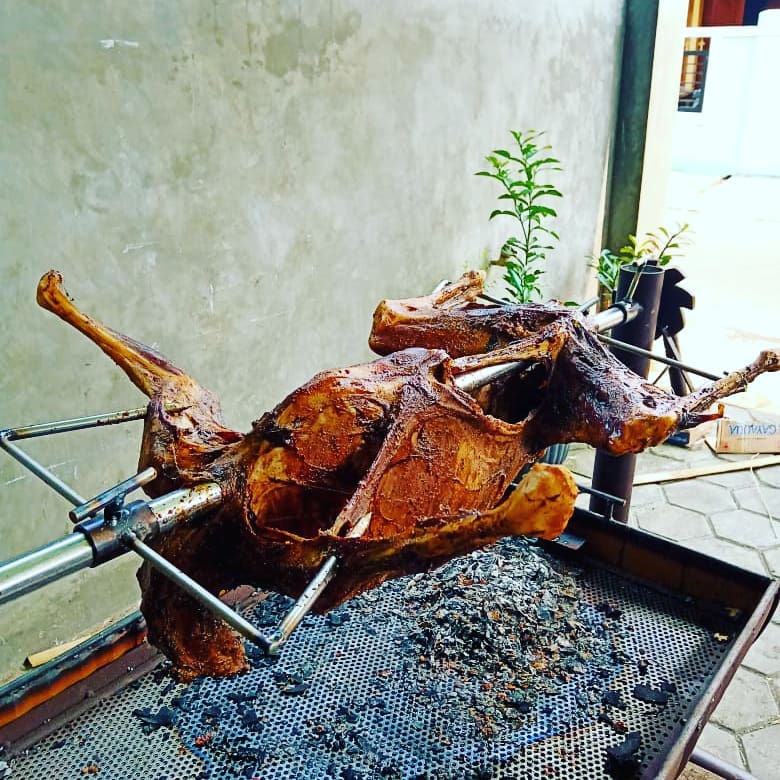 Panduan Memilih Paket Kambing Guling Sesuai Jumlah Tamu